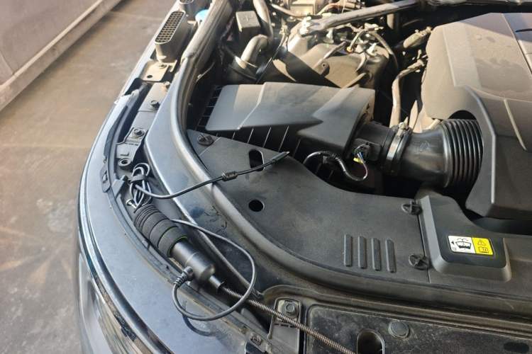 Used Land Rover Range 2019 3.0 SCV6 Legacy Edition Engine Bay Right