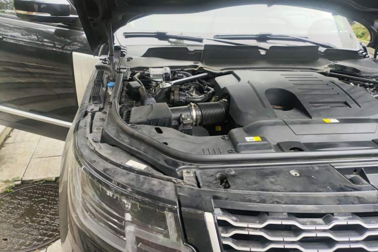 Used Land Rover Range  Engine Bay Right