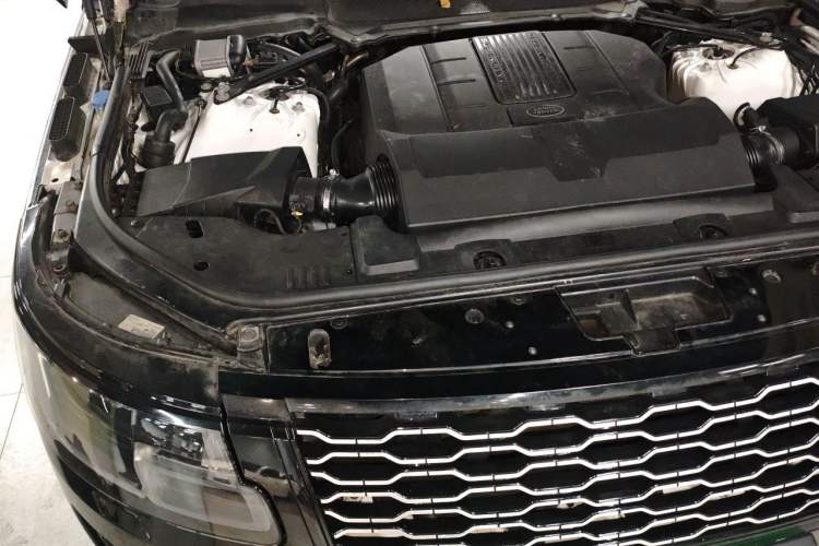 Used Land Rover Range 2019 3.0 SCV6 Legacy Edition Engine Bay Right