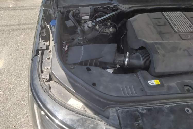 Used Land Rover Range 2019 3.0 SCV6 Legacy Edition Engine Bay Right