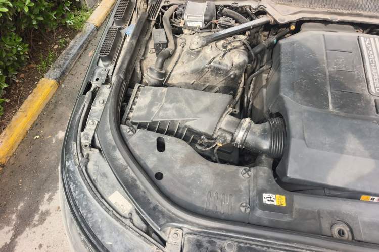 Used Land Rover Range 2019 3.0 SC V6 Long-wheelbase Version Engine Bay Right