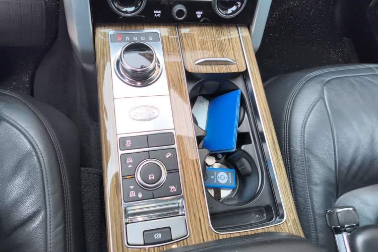 Used Land Rover Range 2019 3.0 SC V6 Grand Edition Gear Lever