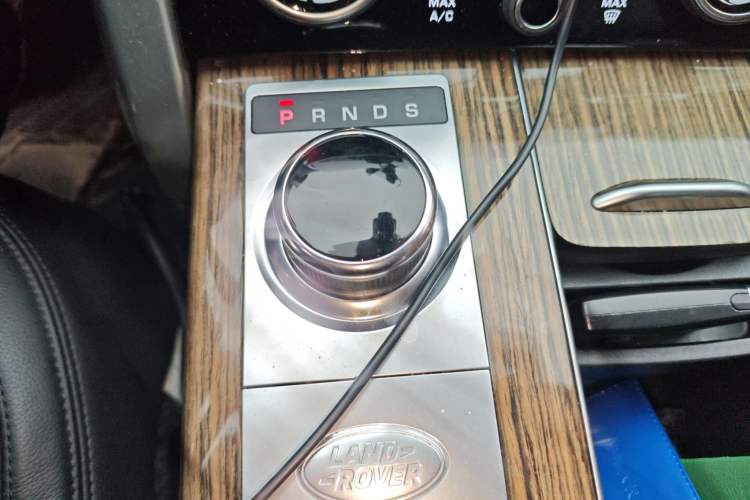 Used Land Rover Range 2019 3.0 SC V6 Grand Edition Gear Lever
