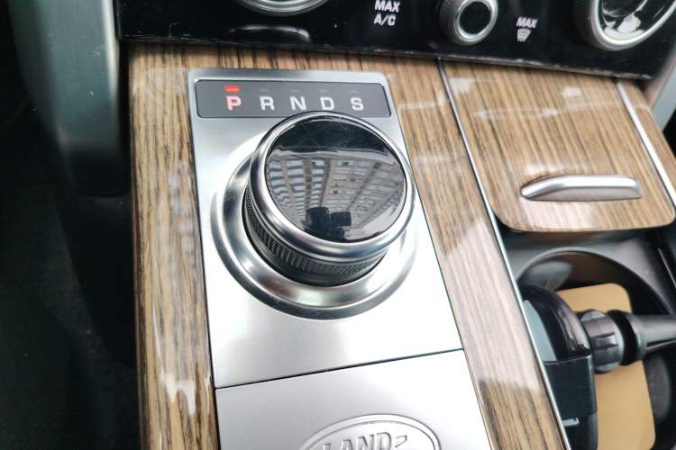 Used Land Rover Range 2019 3.0 SC V6 Grand Edition Gear Lever