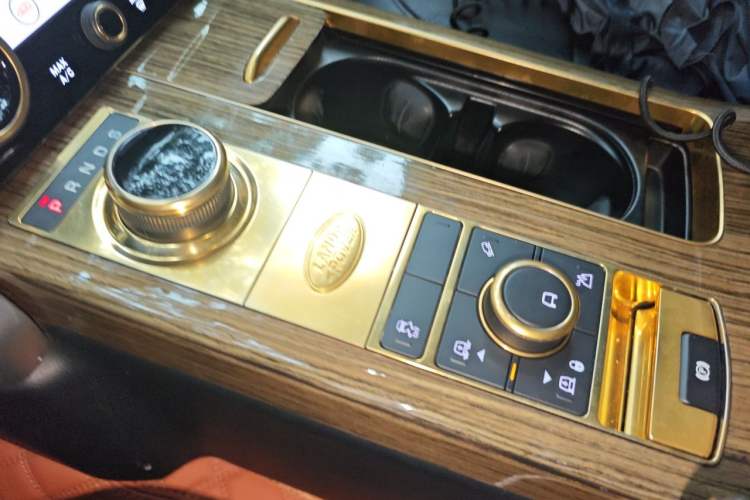 Used Land Rover Range 2019 3.0 SCV6 Legacy Edition Gear Lever
