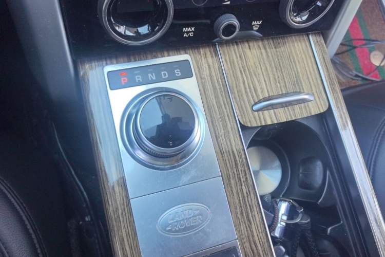 Used Land Rover Range 2019 3.0 SC V6 Grand Edition Gear Lever