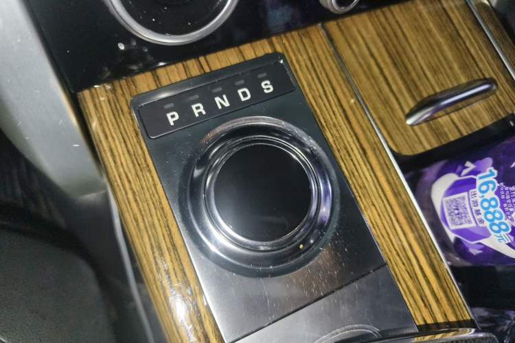 Used Land Rover Range 2019 3.0 SC V6 Grand Edition Gear Lever