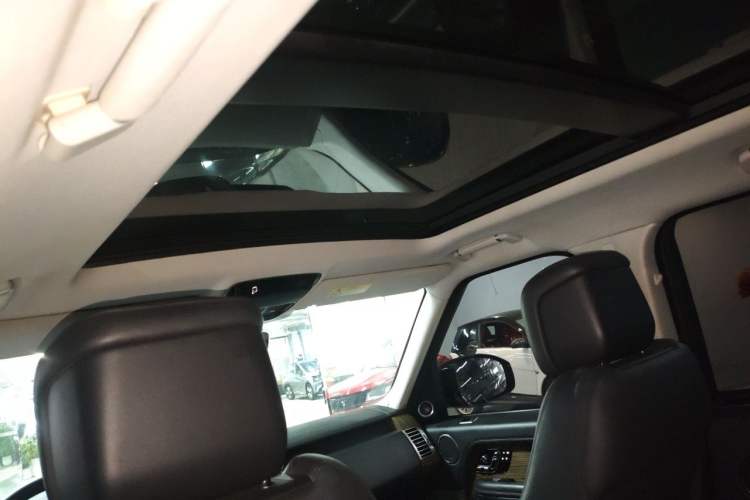 Used Land Rover Range 2019 3.0 SCV6 Legacy Edition Headliner