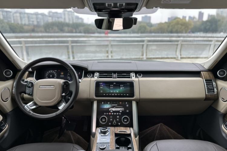 Used Land Rover Range 2019 3.0 SCV6 Legacy Edition Interior 1