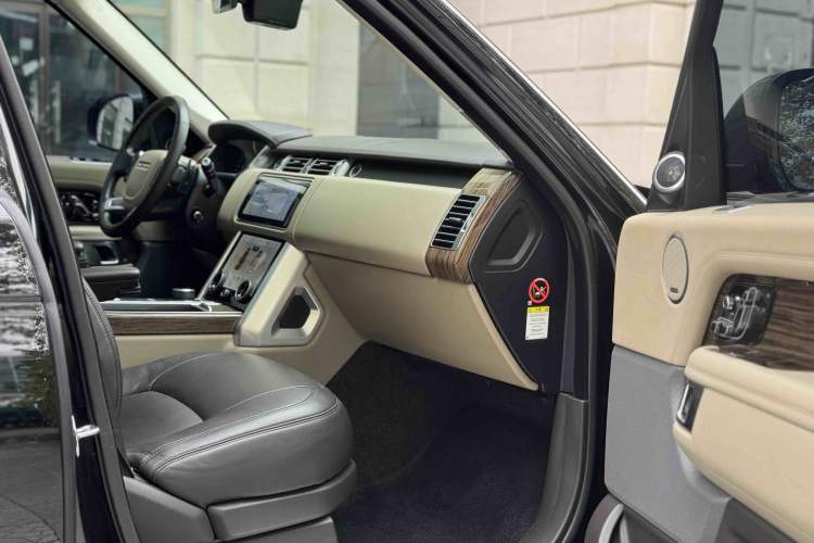 Used Land Rover Range 2019 3.0 SC V6 Long-wheelbase Version Interior 10