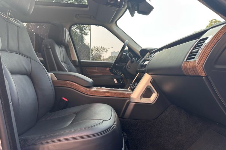 Used Land Rover Range 2019 3.0 SC V6 Long-wheelbase Version Interior 10