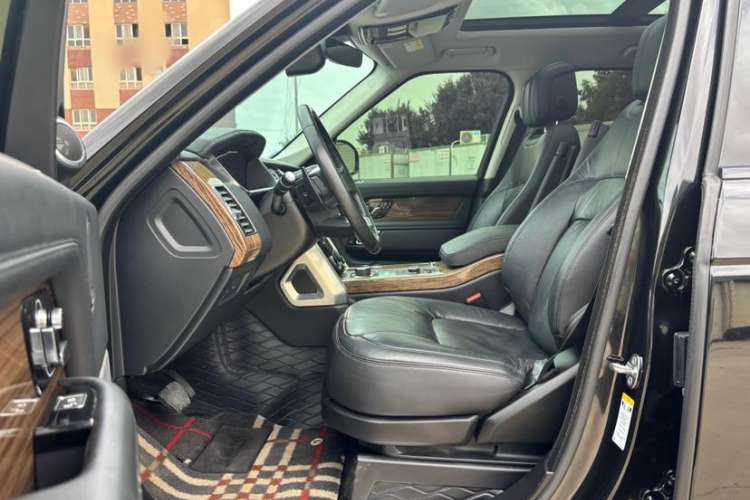 Used Land Rover Range 2019 3.0 SC V6 Grand Edition Interior 3