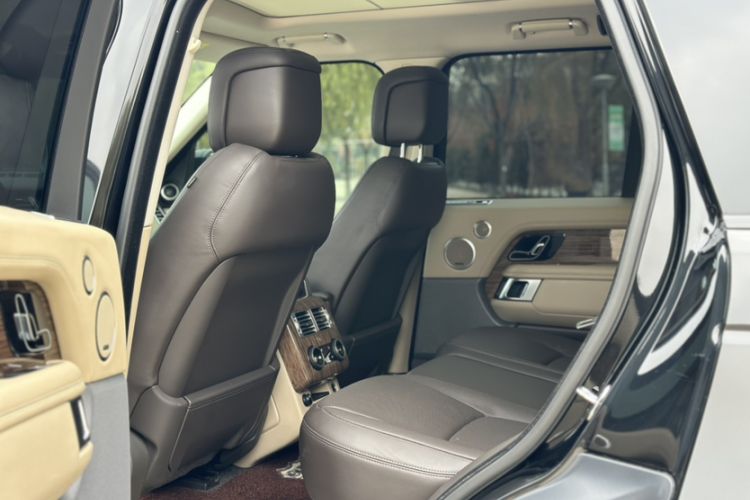Used Land Rover Range 2019 3.0 SCV6 Legacy Edition Interior 3