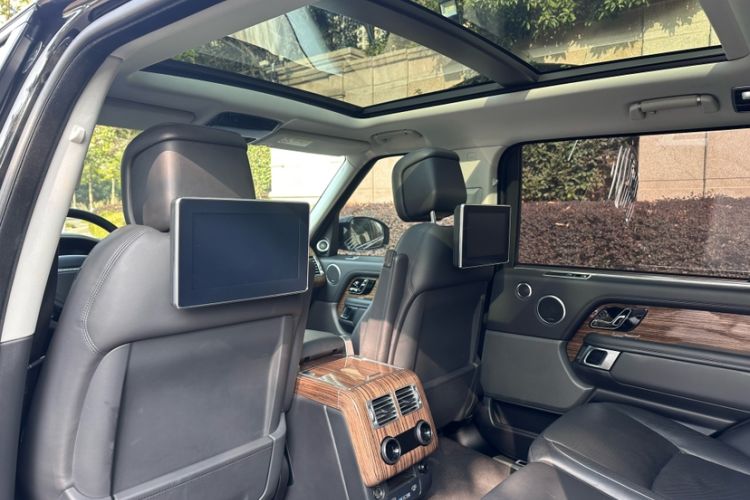 Used Land Rover Range 2019 3.0 SC V6 Long-wheelbase Version Interior 4
