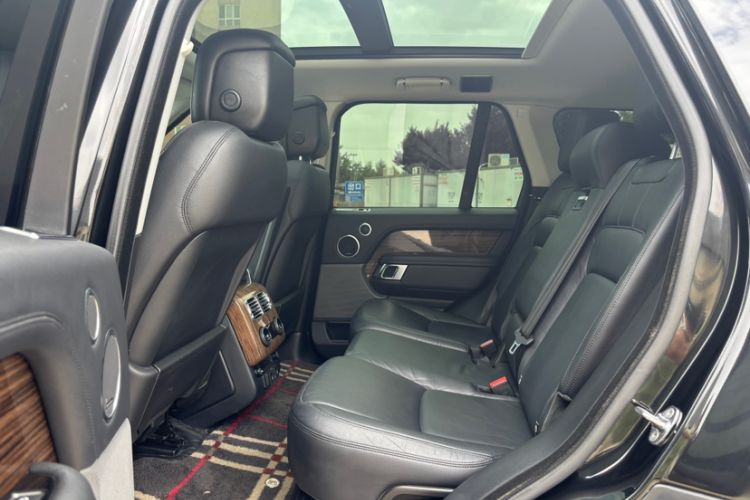 Used Land Rover Range 2019 3.0 SC V6 Grand Edition Interior 5
