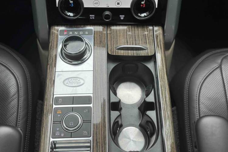 Used Land Rover Range 2019 3.0 SC V6 Long-wheelbase Version Interior 5