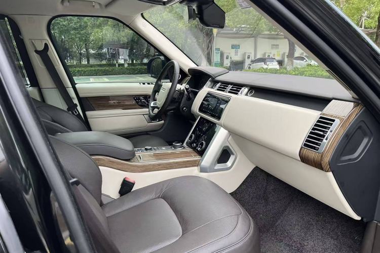 Used Land Rover Range 2019 3.0 SC V6 Long-wheelbase Version Interior 6