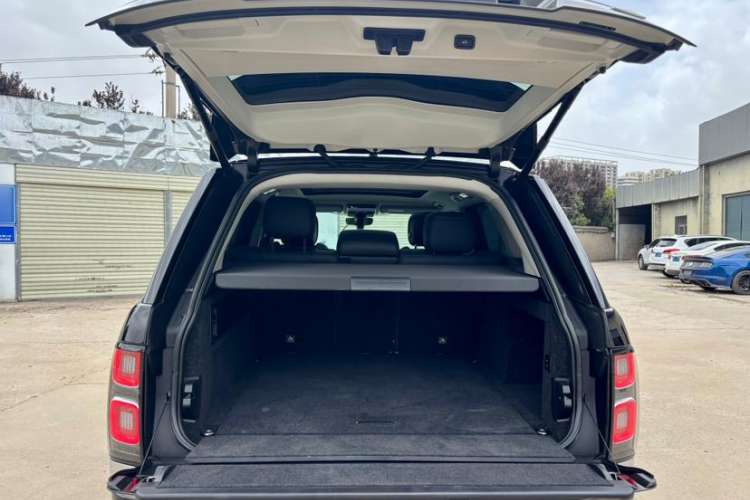 Used Land Rover Range 2019 3.0 SC V6 Grand Edition Interior 7