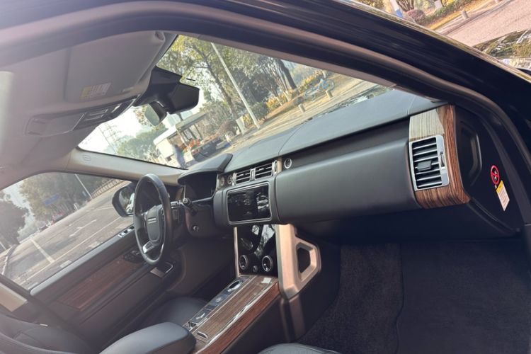 Used Land Rover Range 2019 3.0 SC V6 Long-wheelbase Version Interior 7