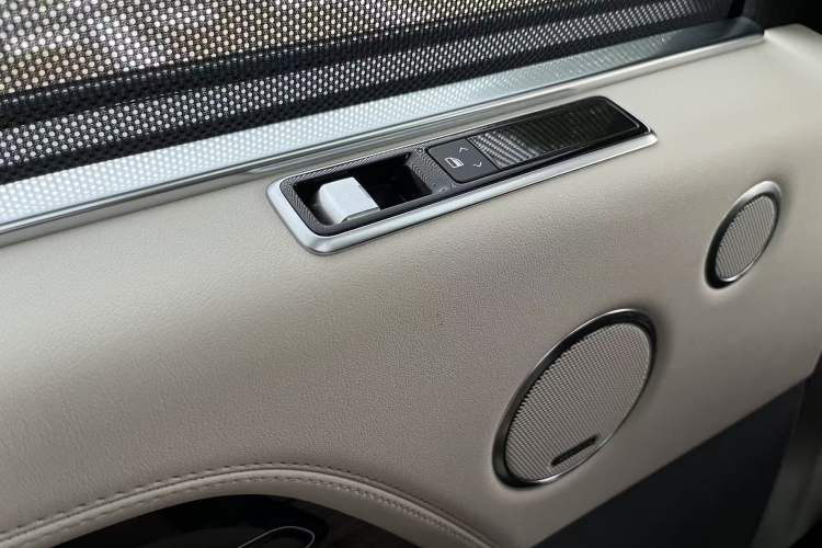 Used Land Rover Range 2019 3.0 SC V6 Long-wheelbase Version Interior 8