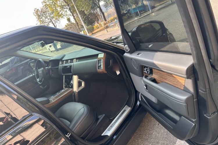 Used Land Rover Range 2019 3.0 SC V6 Long-wheelbase Version Interior 8