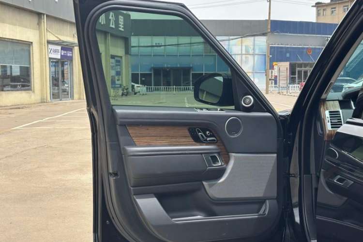 Used Land Rover Range 2019 3.0 SC V6 Grand Edition Interior 9