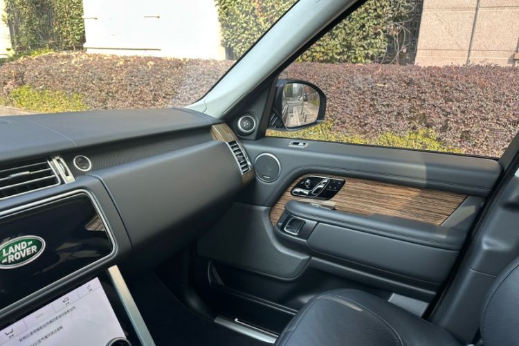 Used Land Rover Range 2019 3.0 SC V6 Long-wheelbase Version Interior 9