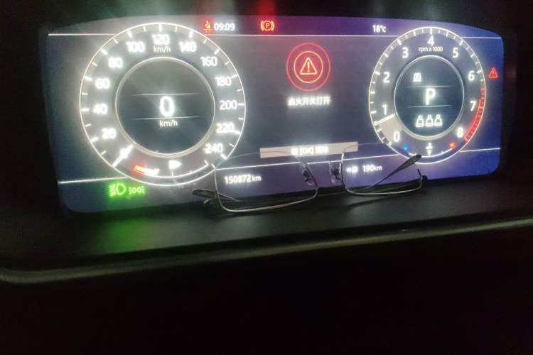 Used Land Rover Range 2019 3.0 SC V6 Long-wheelbase Version Odometer Close Up