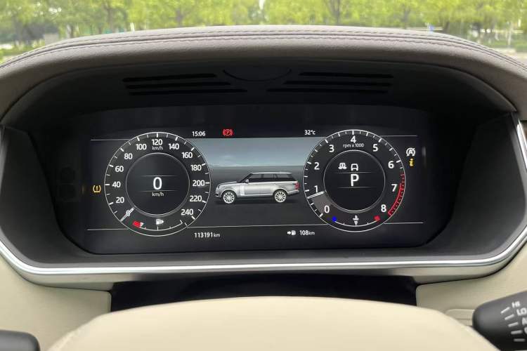 Used Land Rover Range 2019 3.0 SC V6 Long-wheelbase Version Odometer Close Up