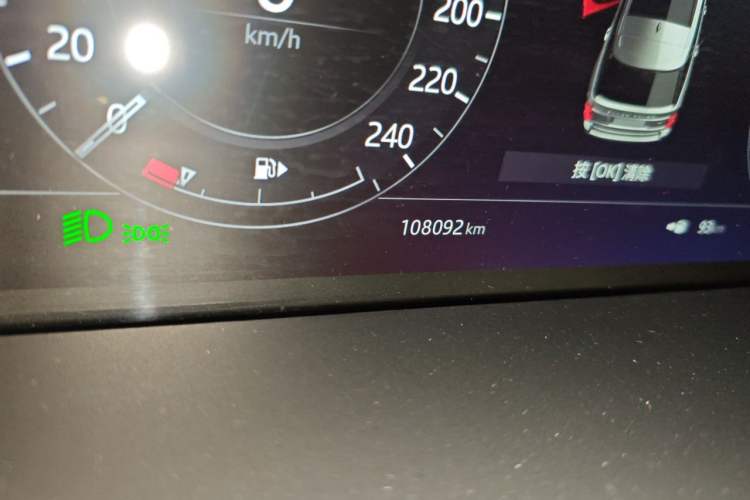 Used Land Rover Range 2019 3.0 SCV6 Legacy Edition Odometer Close Up