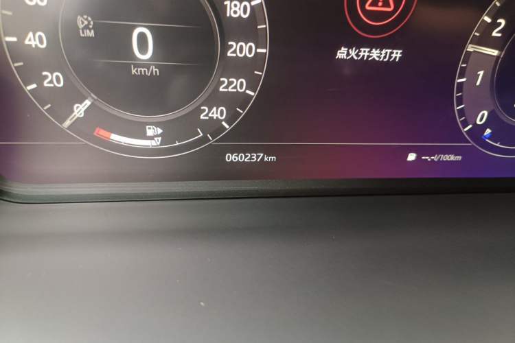 Used Land Rover Range  Odometer Close Up