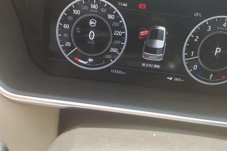 Used Land Rover Range 2019 3.0 SCV6 Legacy Edition Odometer Close Up