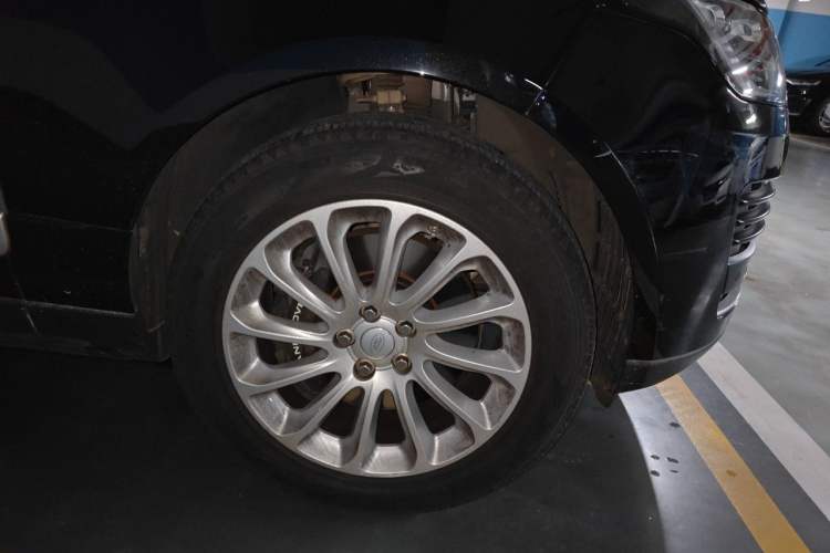 Used Land Rover Range  Right Front Wheel Hub