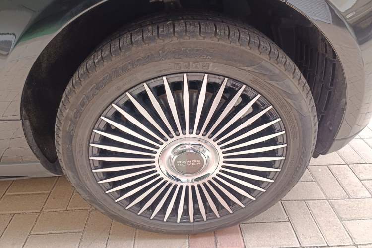 Used Land Rover Range  Right Front Wheel Hub