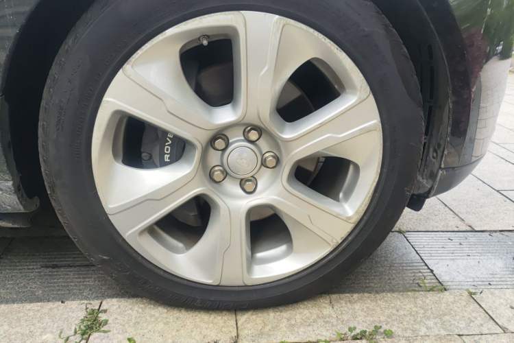 Used Land Rover Range  Right Front Wheel Hub