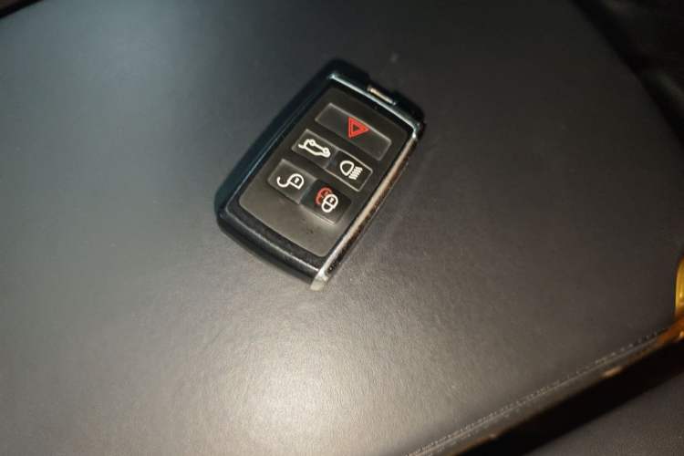 Used Land Rover Range 2019 3.0 SCV6 Legacy Edition Vehicle Key