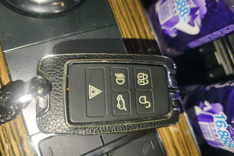 Used Land Rover Range 2019 3.0 SC V6 Grand Edition Vehicle Key