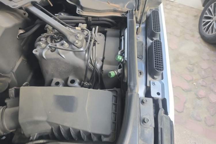 Used Land Rover Range  Engine Bay Left