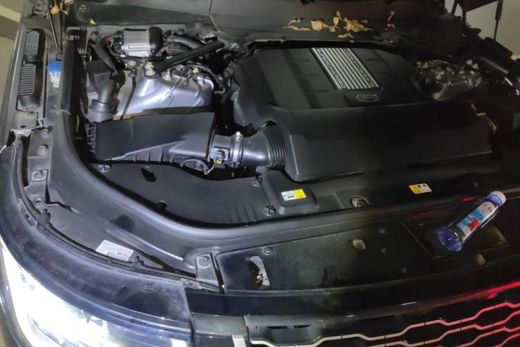 Used Land Rover Range 2019 3.0 SCV6 Legacy Edition Engine Bay Right
