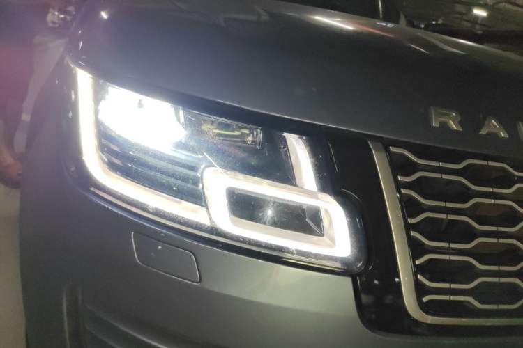 Used Land Rover Range 2019 3.0 SCV6 Legacy Edition Right Front Headlight