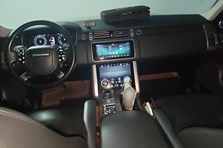Used Land Rover Range 2019 3.0 SC V6 Long-wheelbase Version Center Console