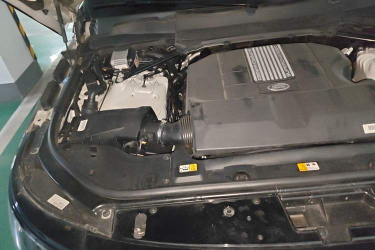 Used Land Rover Range 2019 3.0 SC V6 Long-wheelbase Version Engine Bay Right