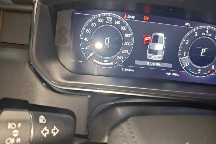 Used Land Rover Range 2019 3.0 SC V6 Long-wheelbase Version Odometer Close Up
