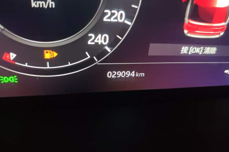 Used Land Rover Range 2019 3.0 SC V6 Long-wheelbase Version Odometer Close Up