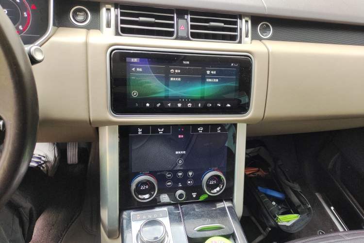 Used Land Rover Range  Audio And AC Panel