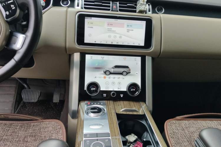 Used Land Rover Range 2019 3.0 SCV6 Legacy Edition Audio And AC Panel