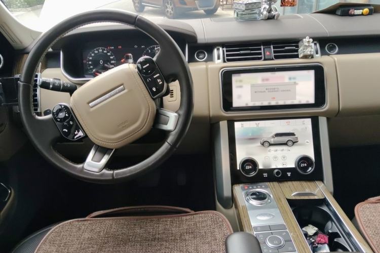 Used Land Rover Range 2019 3.0 SCV6 Legacy Edition Center Console