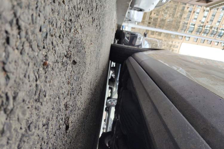 Used Land Rover Range  Chassis Front Right