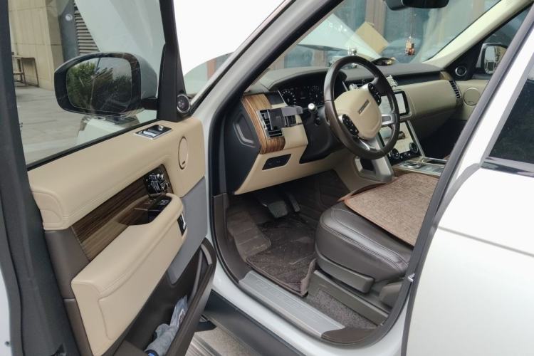 Used Land Rover Range 2019 3.0 SCV6 Legacy Edition Driver Seat