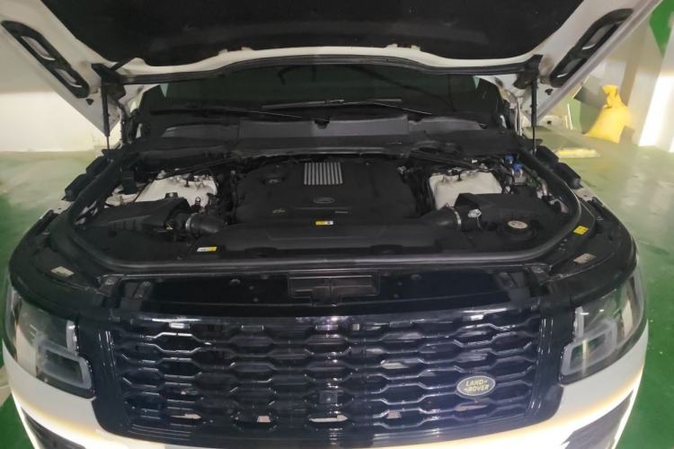 Used Land Rover Range  Engine Bay